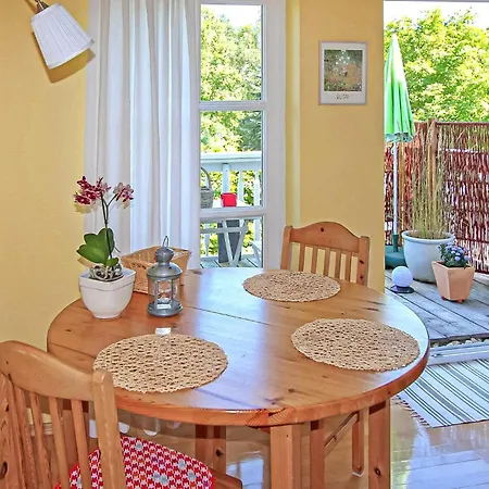 Cozy In Waren Mueritz With Kitchen Apartament