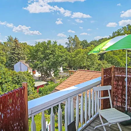 Cozy In Waren Mueritz With Kitchen Apartament